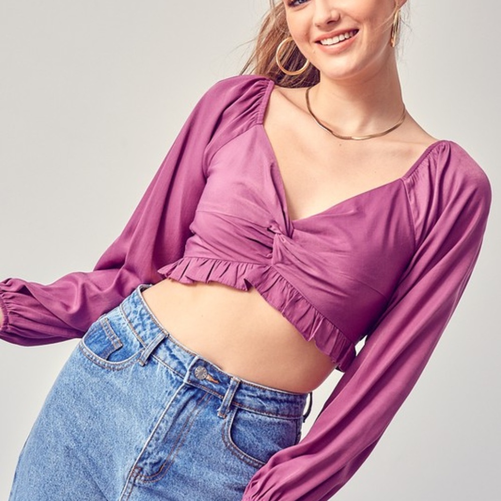 FRONT KNOT DETAILED CROP TOP